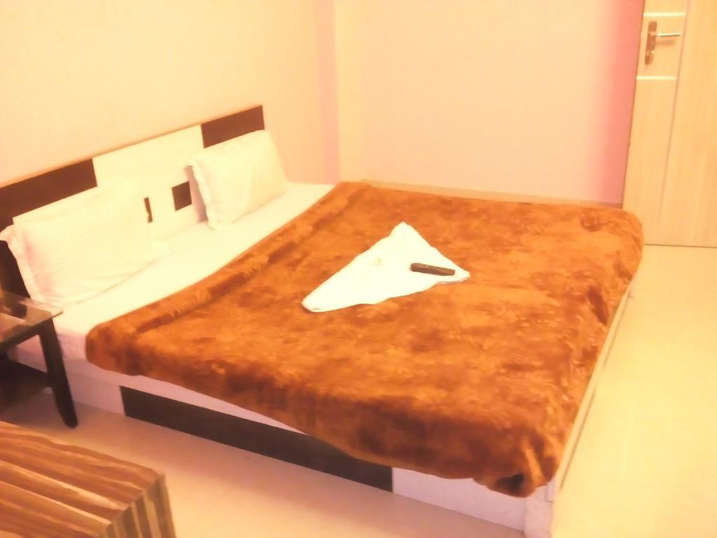 Yatri Guest House นิวเดลี ภายนอก รูปภาพ